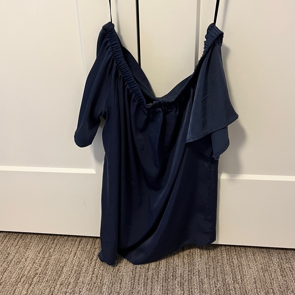 Off shoulder shirt
